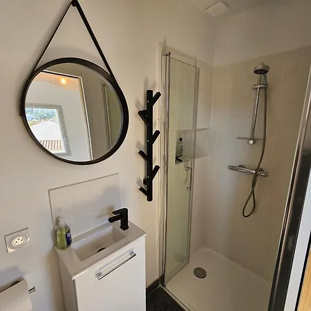 Elegante Maison Avec Un Beau Jardin, à 150 M De La Mer, Climatisation, Wifi ... Villa