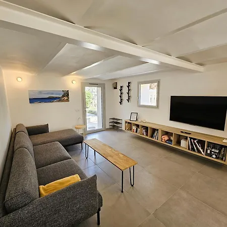 Elegante Maison Avec Un Beau Jardin, à 150 M De La Mer, Climatisation, Wifi ... Villa