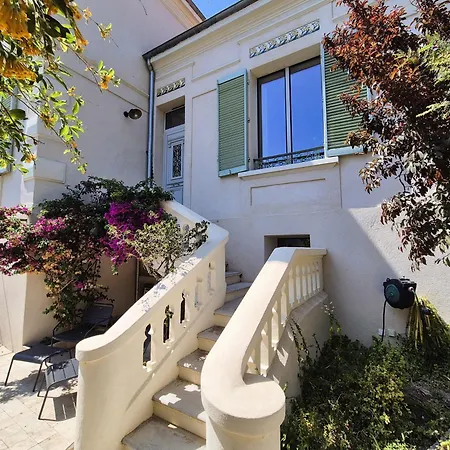 Magnifique 19ème, Beau Jardin, à 150m De La Mer, Climatisée, Wifi, Entièrement Rénovée Villa