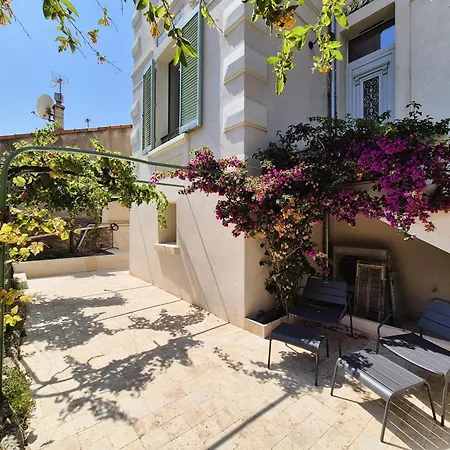 Magnifique 19ème, Beau Jardin, à 150m De La Mer, Climatisée, Wifi, Entièrement Rénovée Villa Saint-Mandrier-sur-Mer