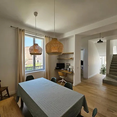 Magnifique 19ème, Beau Jardin, à 150m De La Mer, Climatisée, Wifi, Entièrement Rénovée